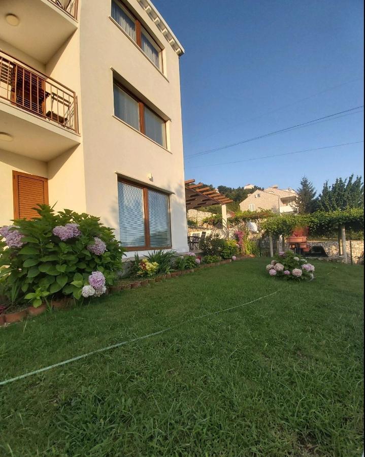 Villa Pergola -Apartment Roko Mlini Bagian luar foto